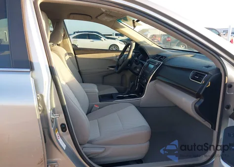 2017 Toyota Camry Le z USA, uszkodzony, nr VIN 4T1BF1FK2HU663186